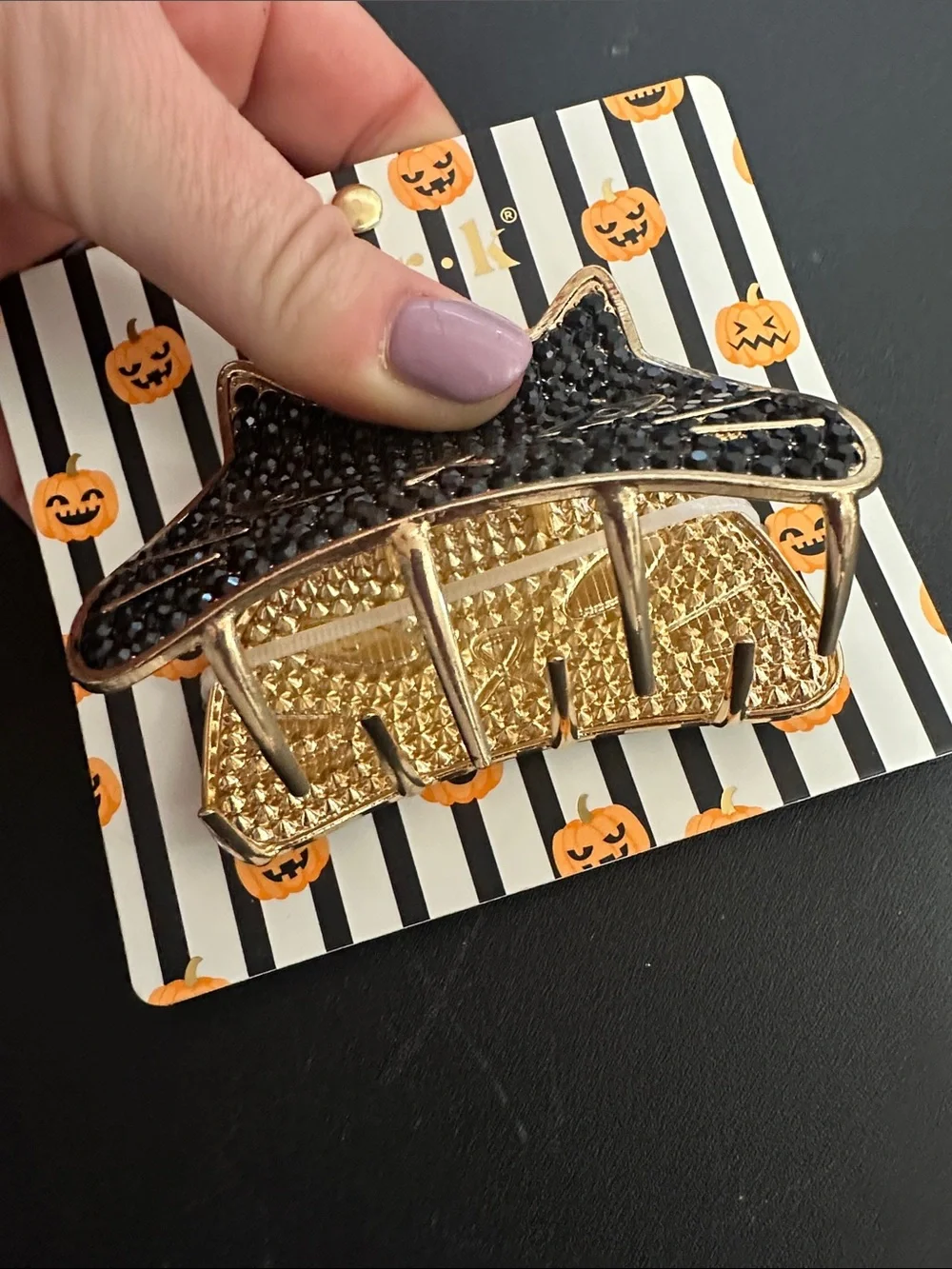 Piper K black glass beaded gold bar claw clip